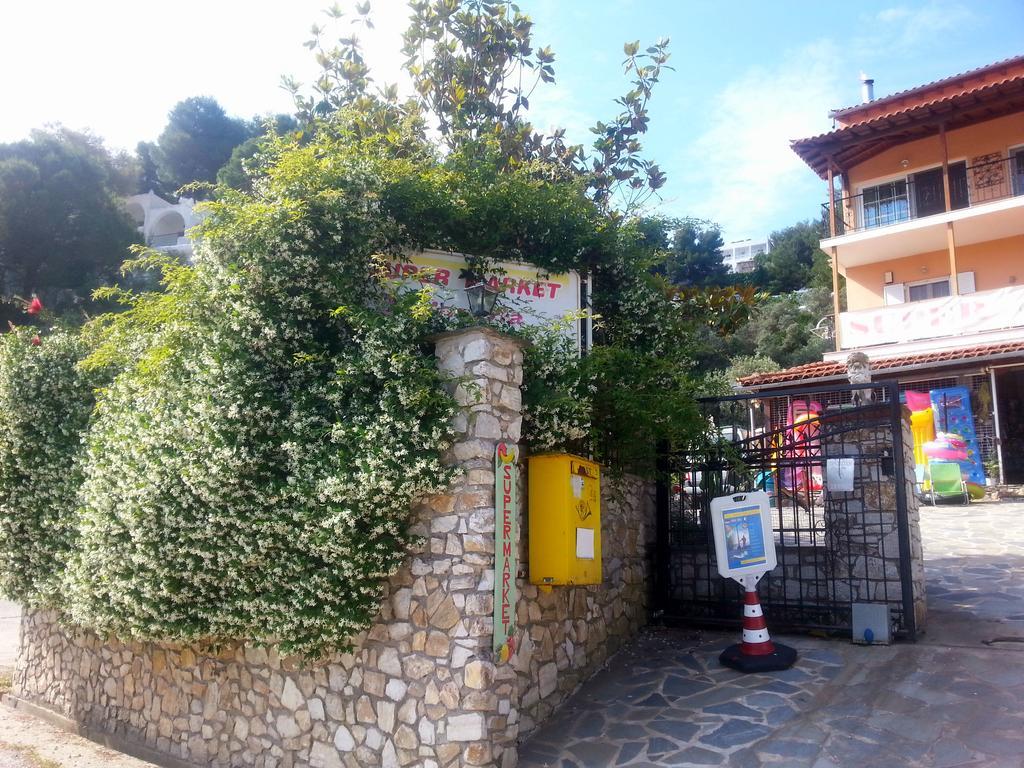 Tzaneria Apartments Skiathos Kanapitsa  Exteriör bild